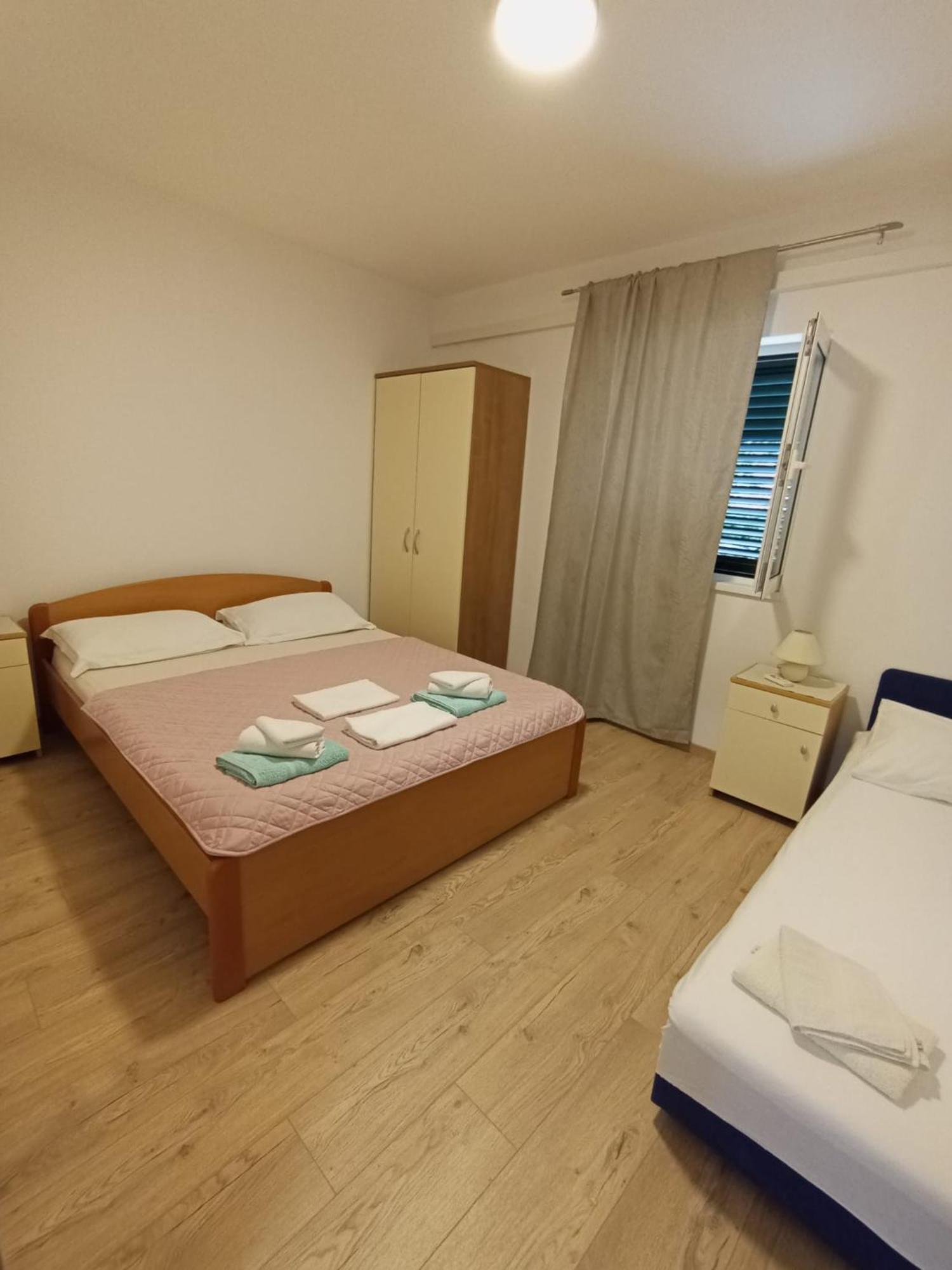 Family Apartments Leona Makarska Exterior foto